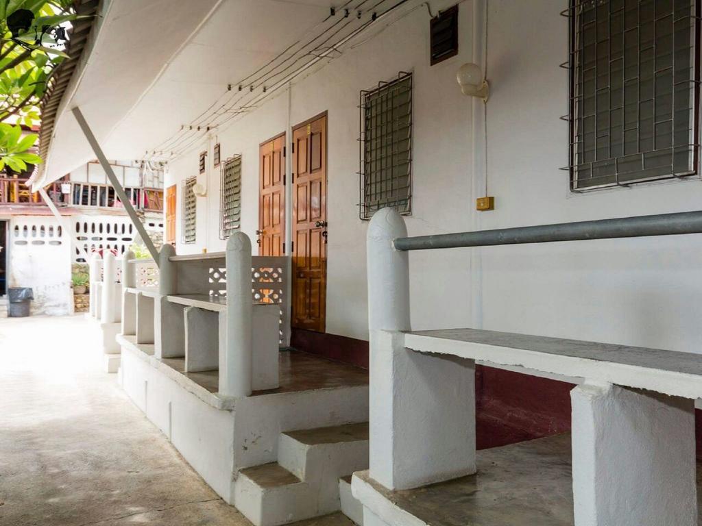 Vn Guesthouse Kanchanaburi Exterior foto