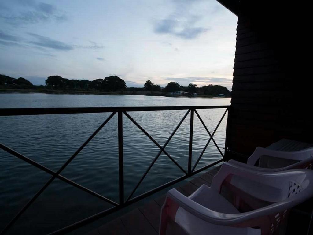 Vn Guesthouse Kanchanaburi Exterior foto